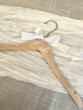 Wooden Bride  Hanger Faux Pearl Elegant Wedding Decor Ideal Gift Clothes Hanger With Ribbon For Wedding Dresses Suits Wedding